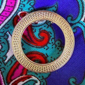 Vintage Fashion Brooch Circle Round Open Pin Gold Tone